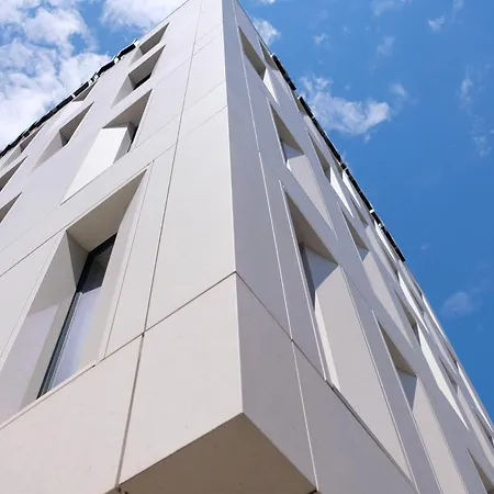 Centrale Hotel 4*