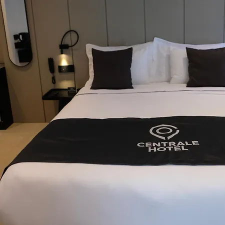Centrale Hotel Hotel 4*