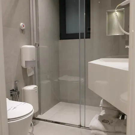 Centrale Hotel 4*